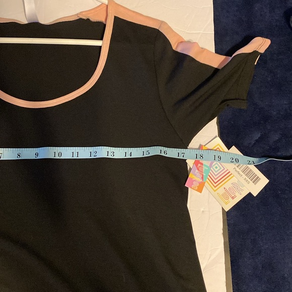 NWT LULaRoe black with pink on top of sleeves. Size xs. 95 polyester 5 spandex - Picture 5 of 8